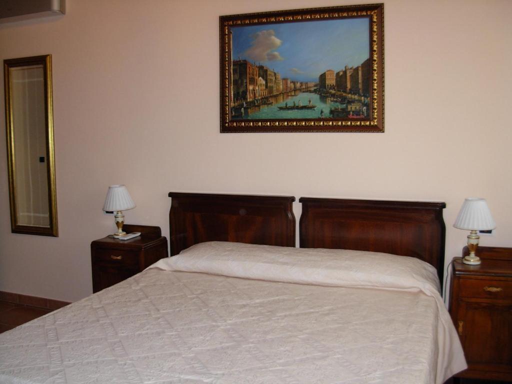 Hotel Michelangelo San Bartolomeo in Galdo Habitación foto